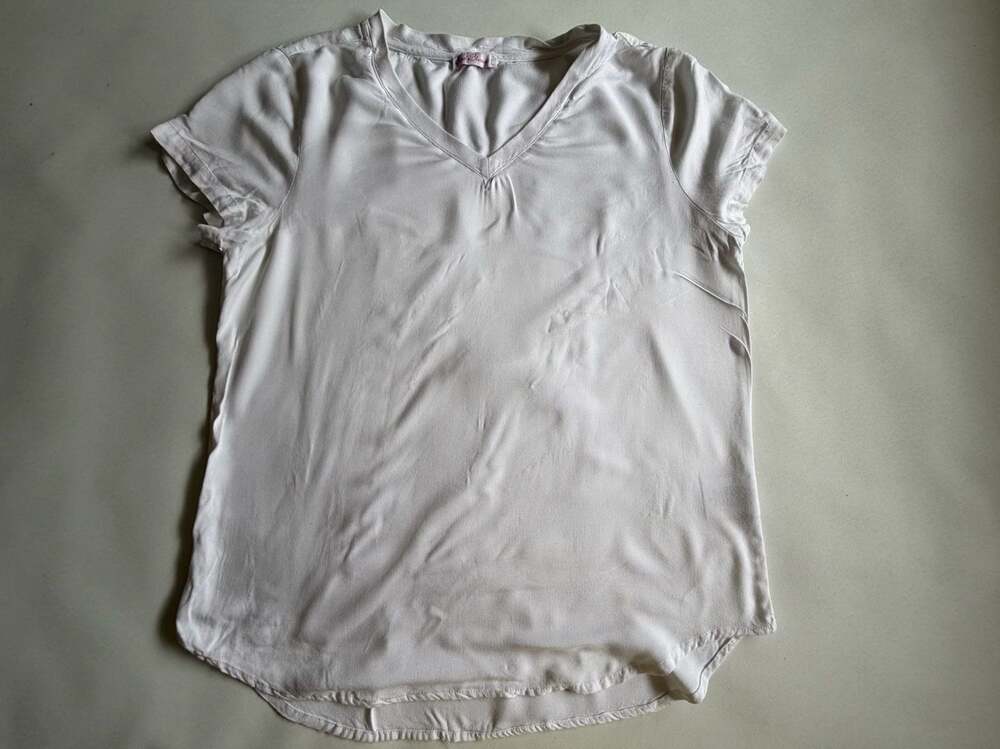Simply Blessed V-Neck Tee Minimalist Basic Top Size L